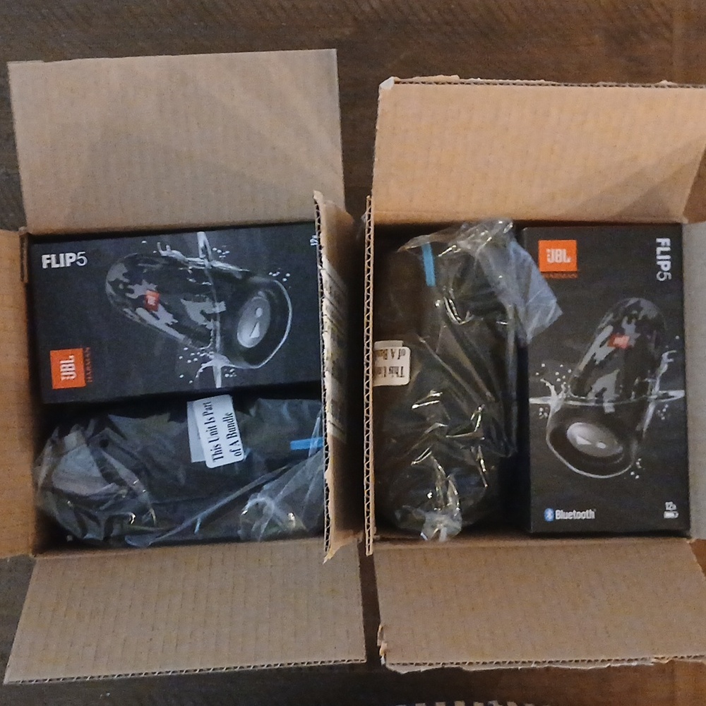 *NWT* JBL Flip 5 Speaker in Black and Gray Camouflage - Picture 6 of 6